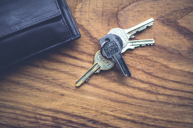 Où ranger ses clés quand on rentre à la maison ?