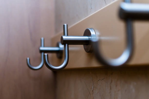 Les porte-manteaux muraux : une alternative pratique pour les petits espaces
