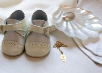 Quelles sont les symboliques d’une médaille de la Vierge Marie pour un nouveau baptisé ?